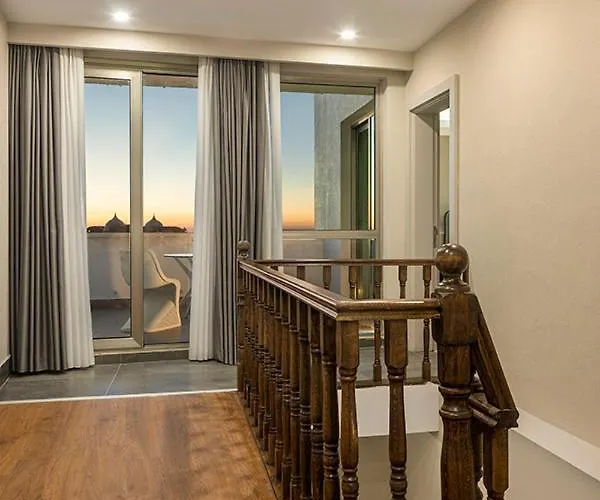 Alodger Sirius Town Lara شقة *